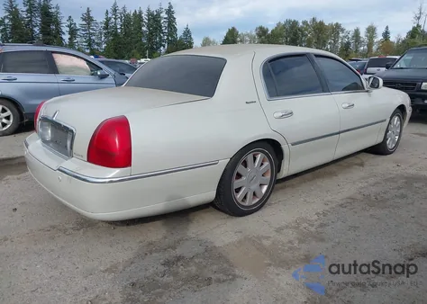 2005 Lincoln Town Car Signature из США, поврежденный, VIN 1LNHM81W15Y663980